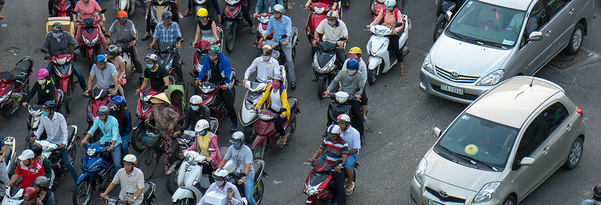 Pertolongan Pertama Kecelakaan Sepeda  Motor di Jalan  Raya 