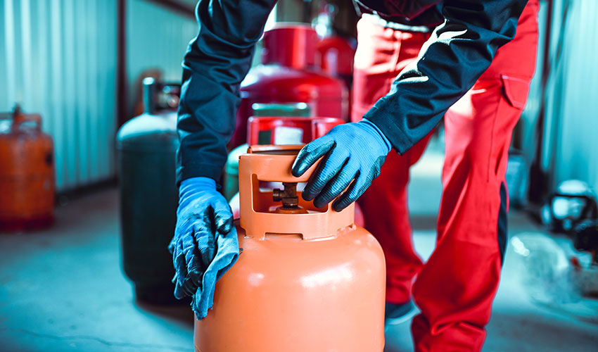 cleaning gas canisters