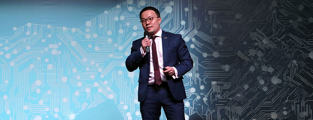 holding hands for the agreement