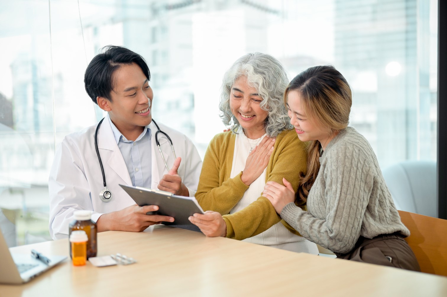 ประกันสุขภาพ ลดหย่อนภาษี, ประกันลดหย่อนภาษี, สุขภาพดีปีใหม่