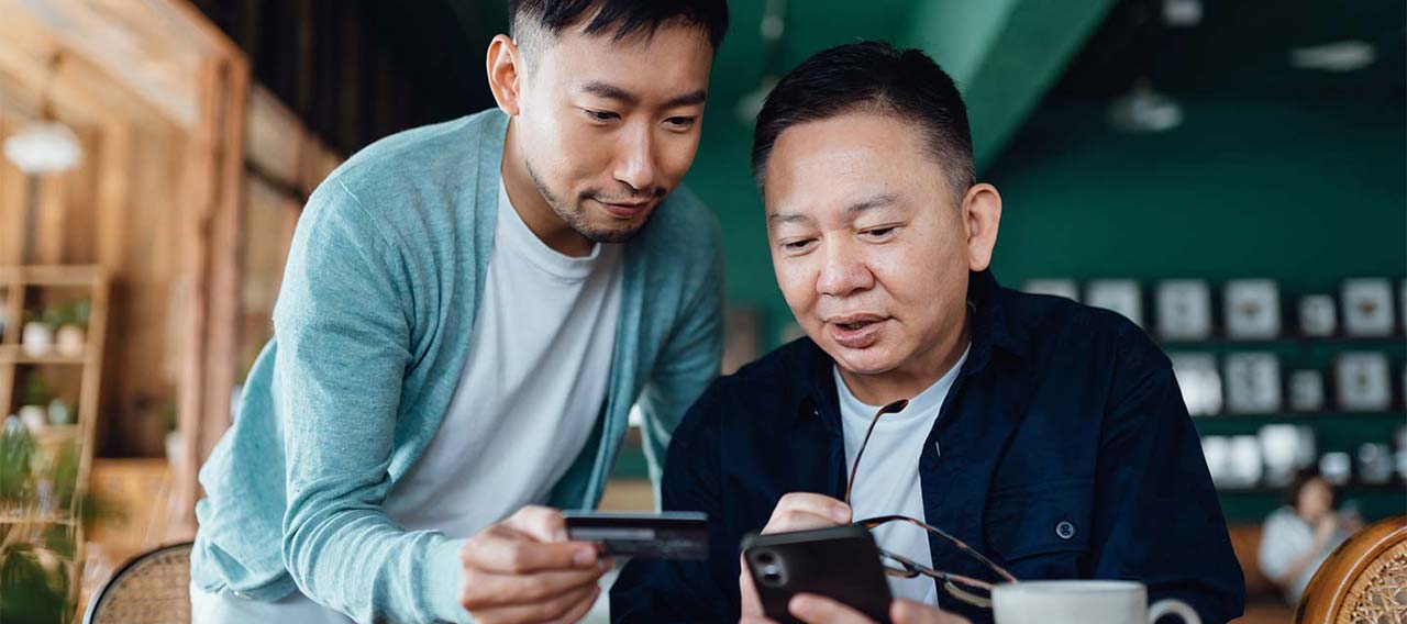 father son online shopping