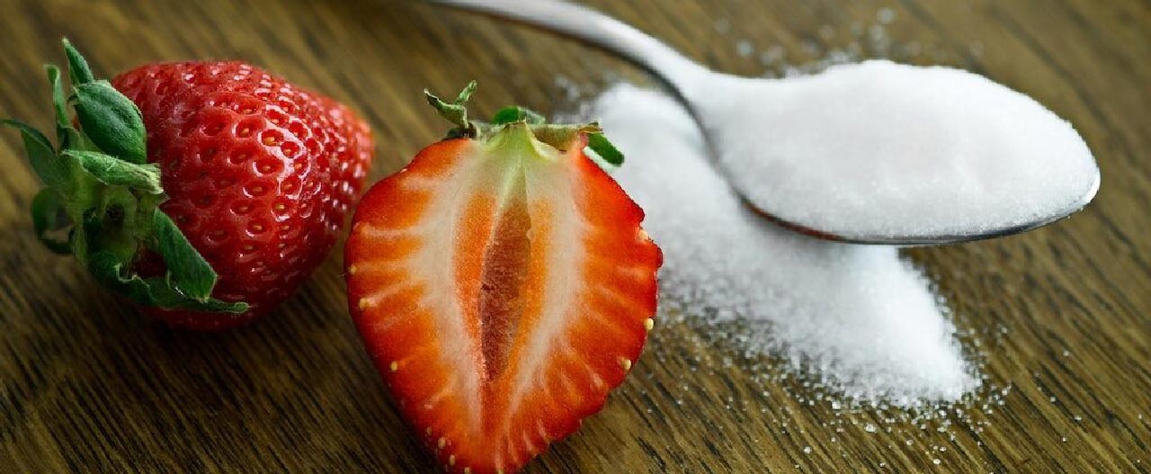 strawberries sugar
