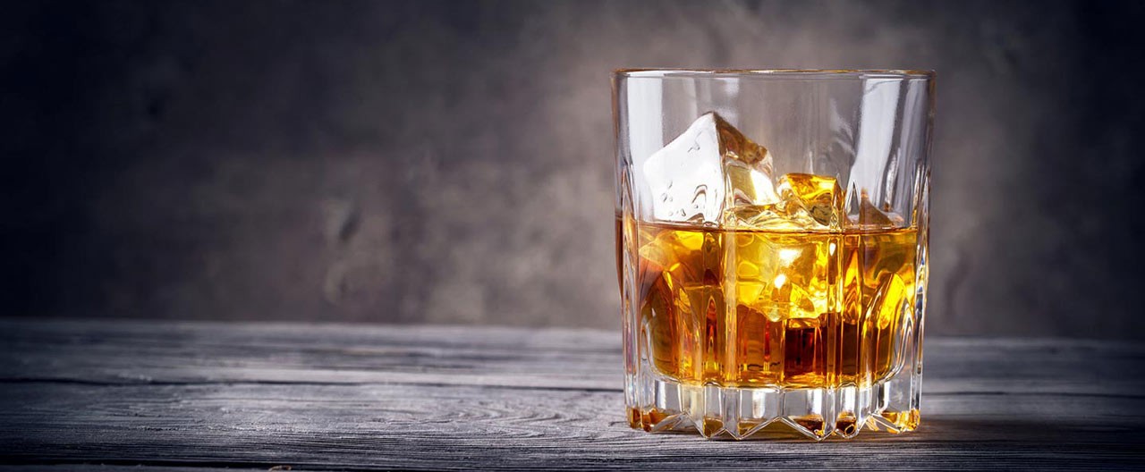 whisky with ice cubes