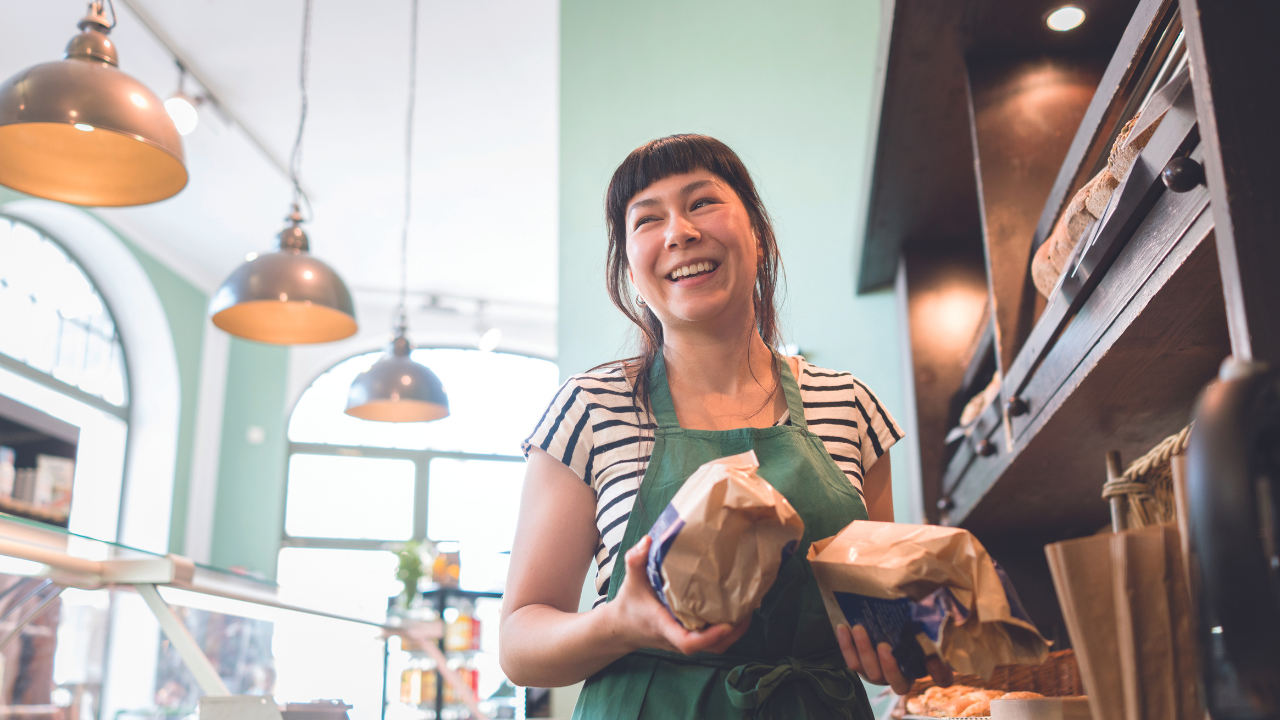 lady in cafe